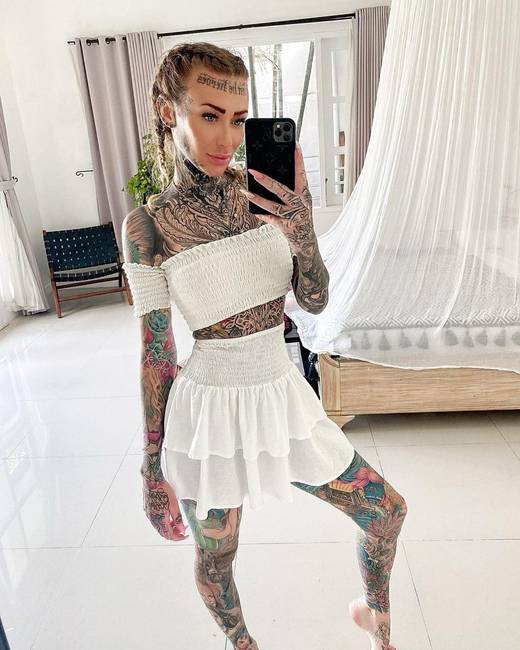Becky Holt az egyik legtöbbet tetovált nő az Egyesült Királyságban.