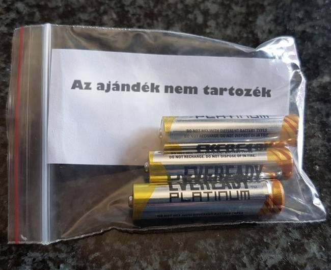 „A kishúgom és én minden évben vicces ajándékokat adunk egymásnak karácsonykor. Idén ő nyerte a versenyünket...”