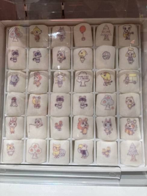„Ma elmentem egy Nintendo üzletbe Tokióban, és ott találtam ezeket az aranyos Animal Crossing figurás mályvacukrokat."