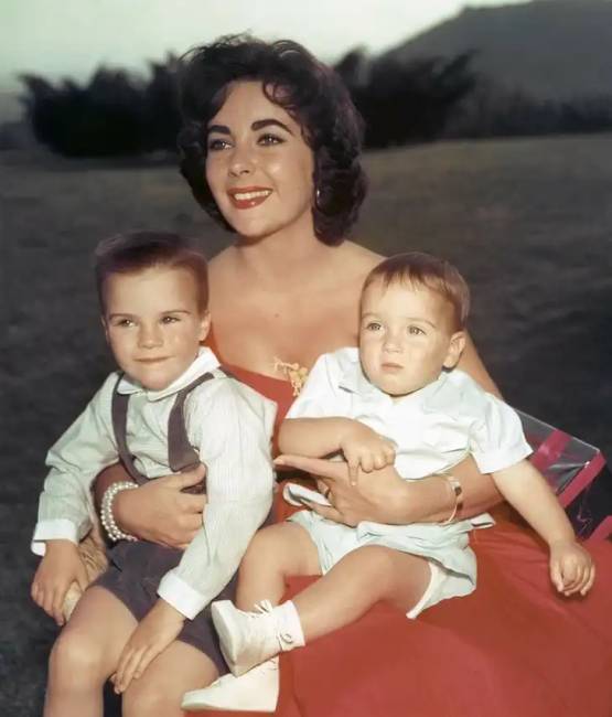 Elizabeth Taylor élete 008