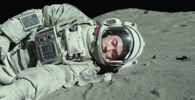 Képkocka a „Hold” (Moon) című filmből.