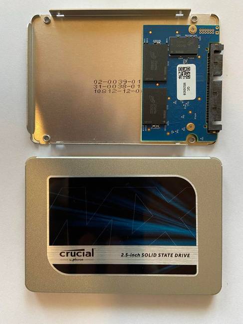 1 terabájtos SSD merevlemez.