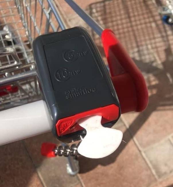 Ha nem akarunk mindig érmékkel szenvedni, jó ha tudod: a Kinder joyhoz mellékelt műanyagkanalak pont beleillenek.