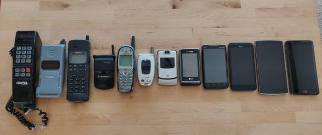 25 évnyi mobiltelefon-evolúció.