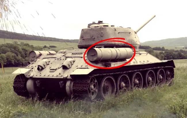 Tartályok voltak ezek vagy sem? Mi volt valójában a legendás T-34 harckocsi oldalán lévő hengerekben?