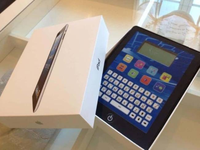 „Az egyik barátom vásárolt 5 dollárért egy iPad-et Hongkongból az eBayen. Nem tudom abbahagyni a nevetést.''