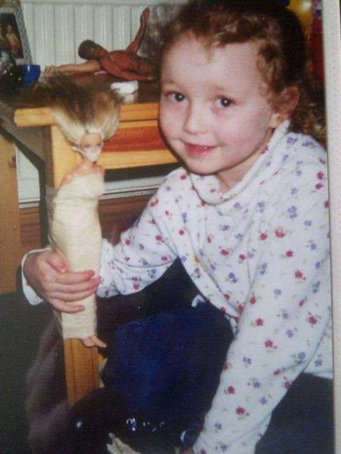 „Ne aggódj miattam, csak megkötöztem és elraboltam a Barbie-babámat valamikor 96 vagy 97 körül."