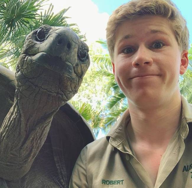 Robert Irwin (Steve Irwin fia) és a barátja.