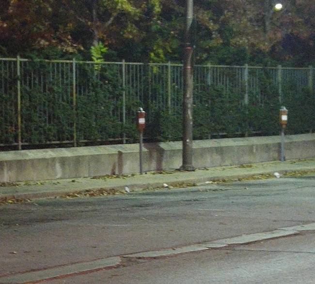 „A munkahelyem előtt dohányoztam, amikor hirtelen egy hátborzongató árnyékra lettem figyelmes...”