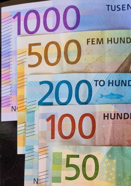 A norvég bankjegyeken speciális barázdák vannak, melyek segítenek, hogy a látássérült emberek meg tudják őket különböztetni.
