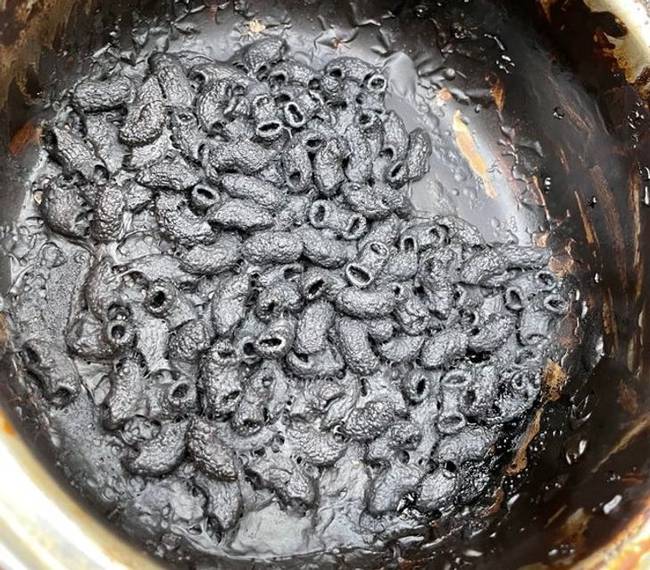 „Elaludtam sajtosmakaróni melegítés közben."