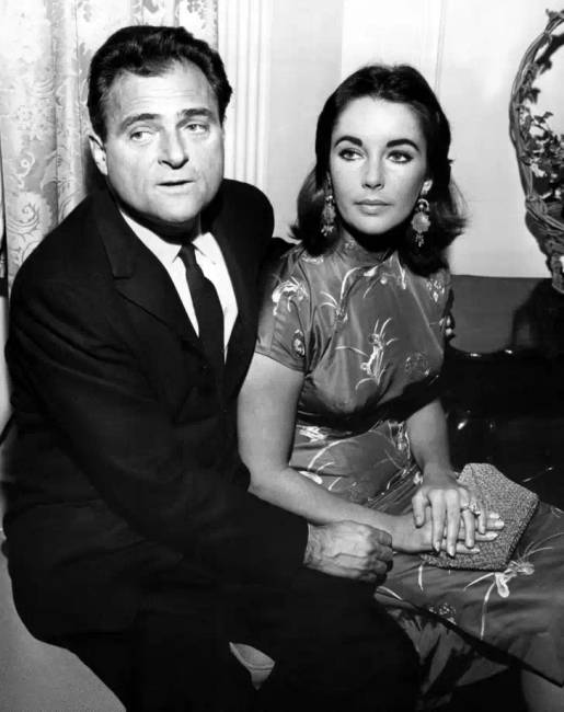 Elizabeth Taylor élete 007
