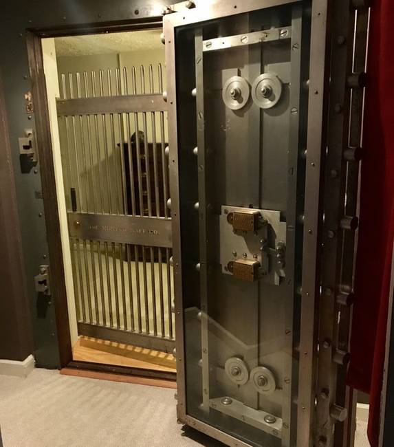 „A bérelt szállásunk egy régi bank trezorjában lett kialakítva."