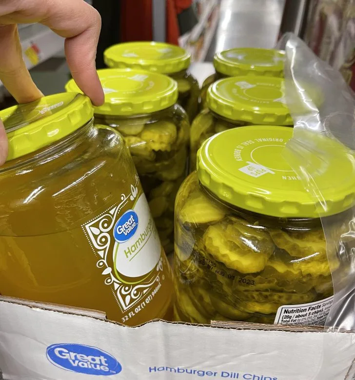 „Elfelejtettem kidobni az elhalt növényt, úgyhogy most van egy gombákkal teli vázám."