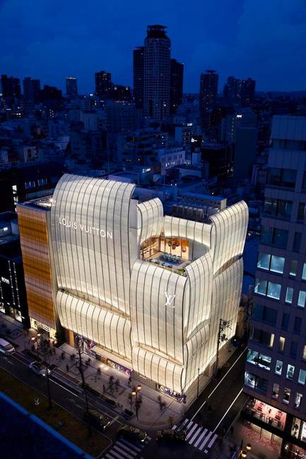 A Louis Vuitton főhadiszállása - Oszaka, Japán.