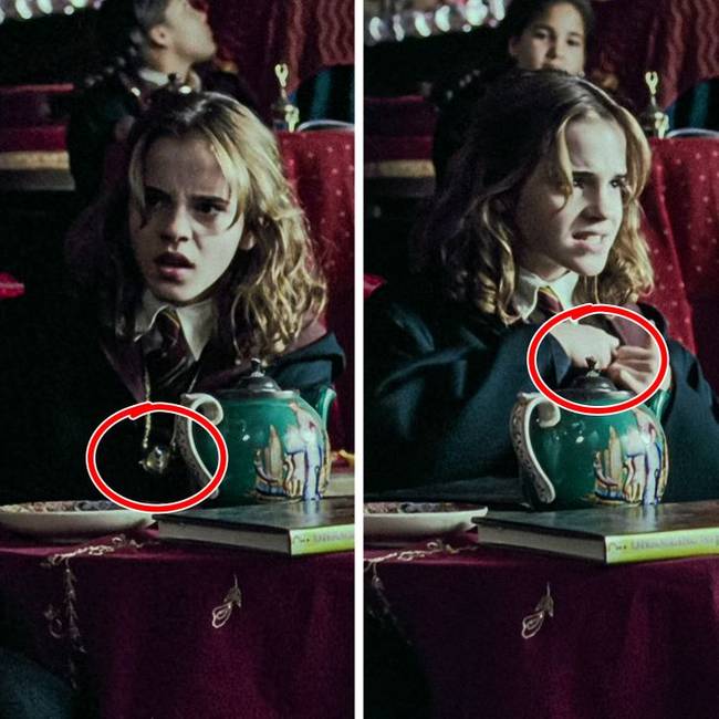 A harmadik részben minden alkalommal, amikor Hermione a semmiből tűnik fel az osztályteremben, láthatjuk a nyakában az időnyerőt, amit azonnal el is rejt.