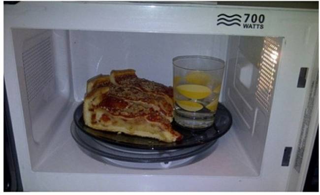 Pizzamelegítés mikróban