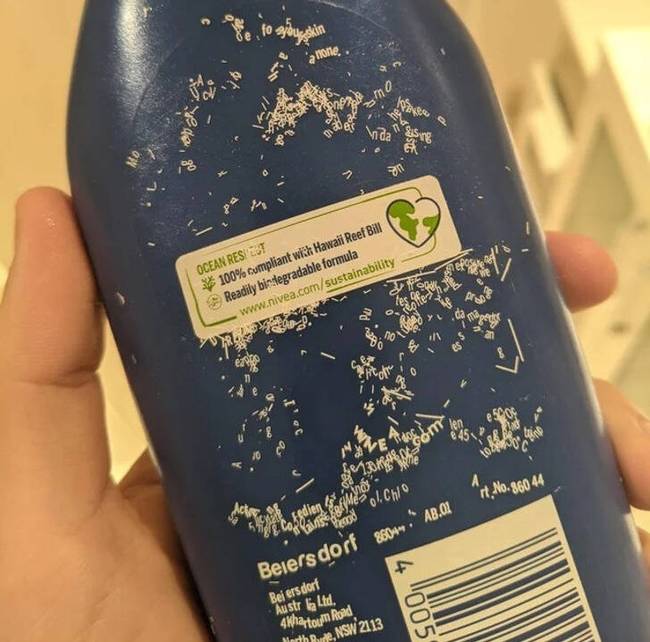 „Néhány napra kint hagytam a naptejet, és a hátoldalán lévő utasítások betűi összekeveredtek."