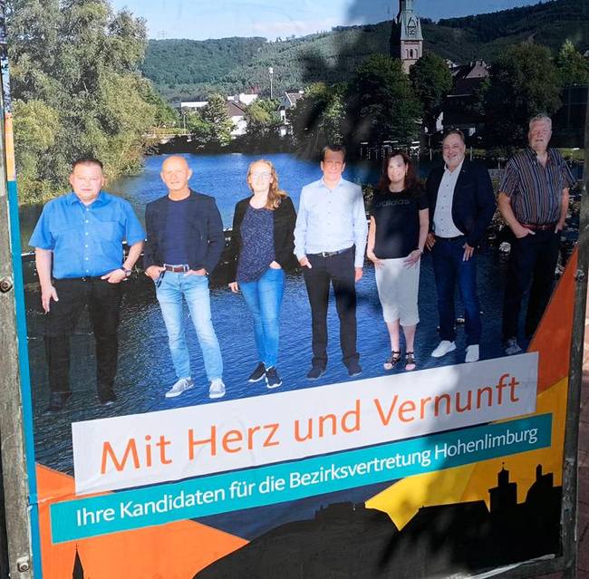 Miért állnak ezek az emberek a vízen?