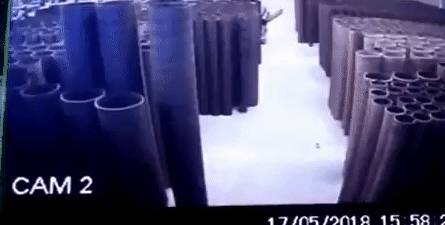 A felmondólevél már valószínűleg kitöltve várta az asztalán.
