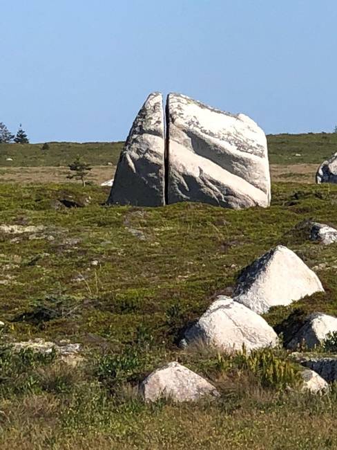 Íme a bizonyíték, hogy kő-papír-ollóban az olló képes legyőzni a követ... :P