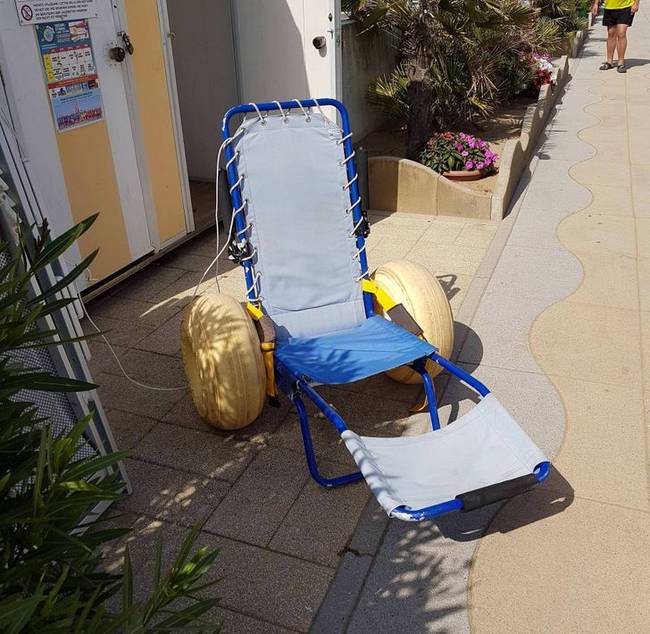 „Lido di Jesolo városában, ahol megszálltam, speciális strandkocsik voltak kitéve a fogyatékkal élő emberek számára."