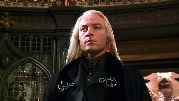 Milyen típusú Lucius Malfoy pálcája?