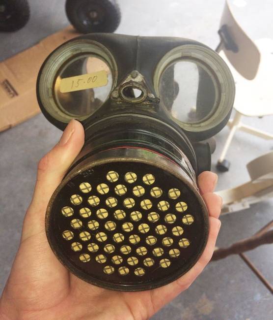 „Egy második világháborús brit gázálarcot találtunk, miközben felújítottunk egy házat."