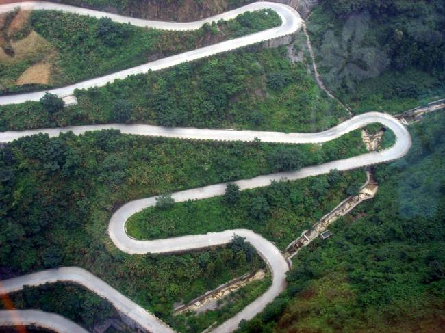 A Tianmen-hegység útja