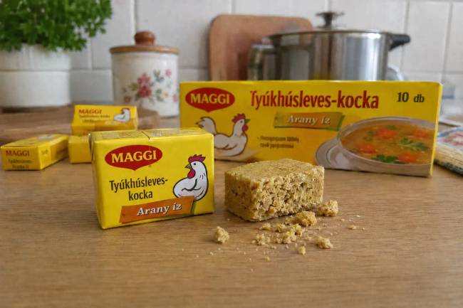 A húsleveskocka sötét története, amely 55% sót és egy gramm marhahúst tartalmaz