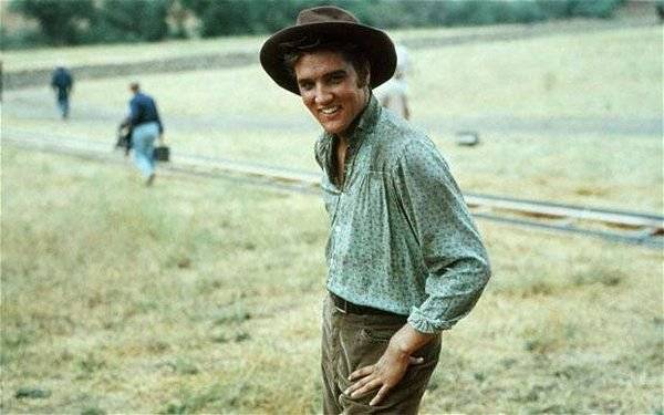 Elvis Presley a Love Me Tender című film forgatásán, 1956-ban.