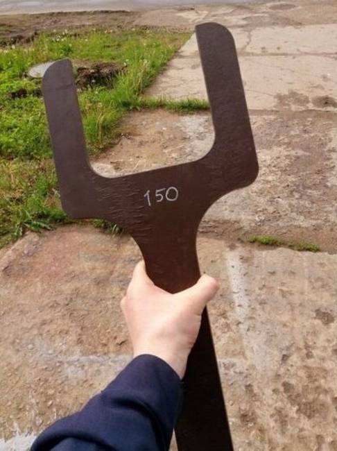 Így néz ki egy 150-es csavarkulcs.