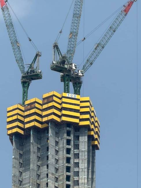 A Jeddah-torony átlépte a 100 emeletes határt, és közel egy kilométer magas