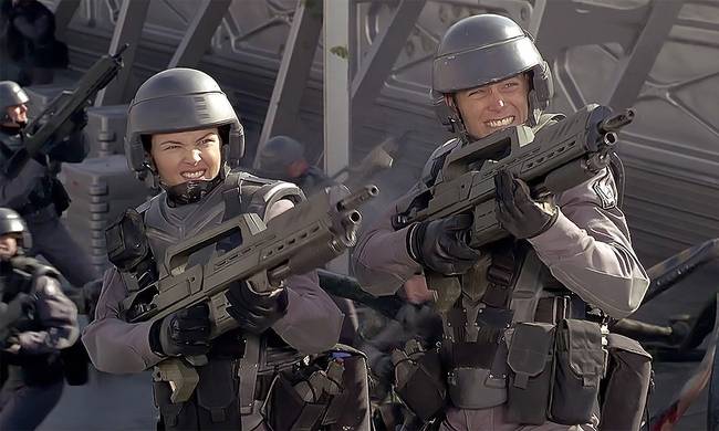 Filmek a józan ész ellen: a 15 legostobább fegyvertípus a mozitörténelemben