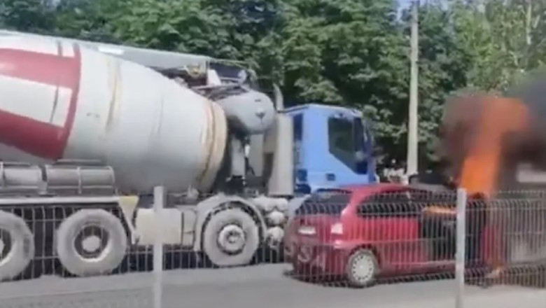 A betonkeverő sofőrje eloltotta az égő autót – nem minden hős visel köpenyt