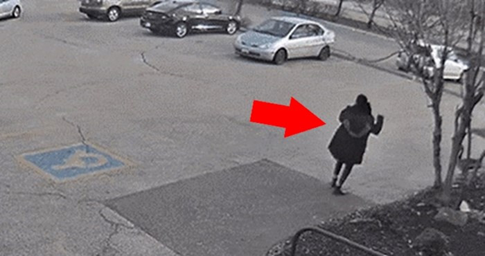 Ez a nő komoly bajba került a parkolóban, sokan mégis kinevetik őt