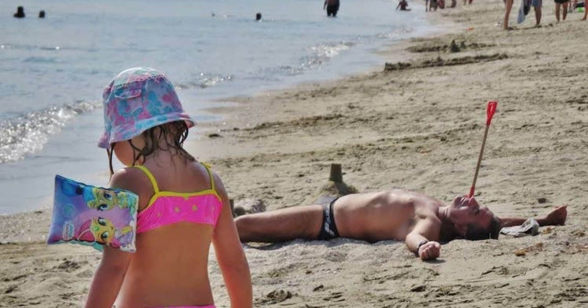 18 szórakoztató strandfotó, ami bizonyítja, hogy a nyár minden évben váratlan pillanatokat tartogat