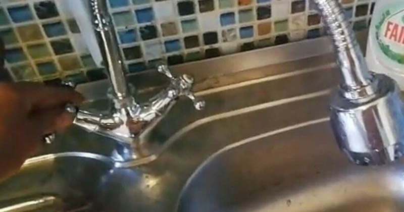 Ilyen az, amikor az új csap bemutatására tett kísérlet totális kudarcba fullad