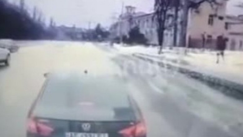 A karma gyorsan lesújtott a férfire, aki kipattant a kocsiból és megpróbált seriffet játszani