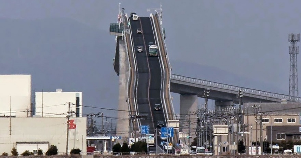 Őrült japán híd