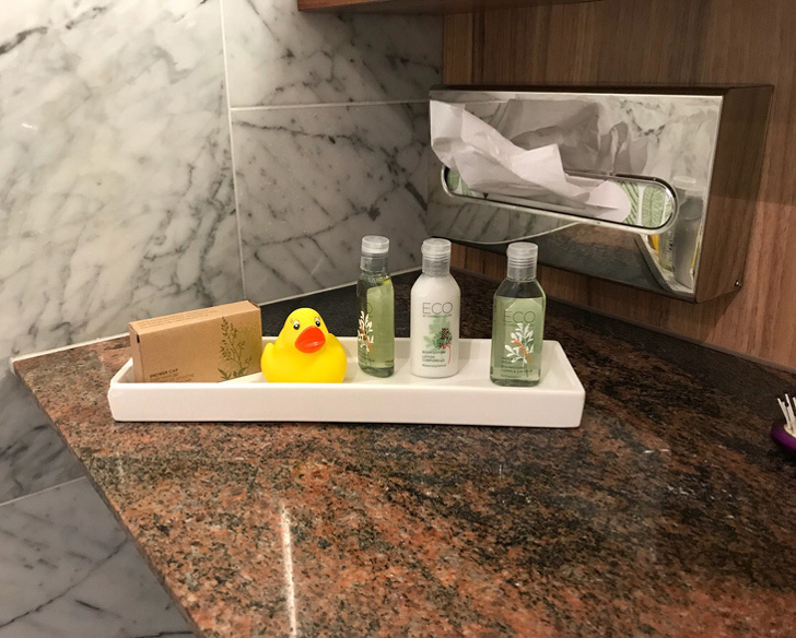 Hotelszoba fürdőszoba