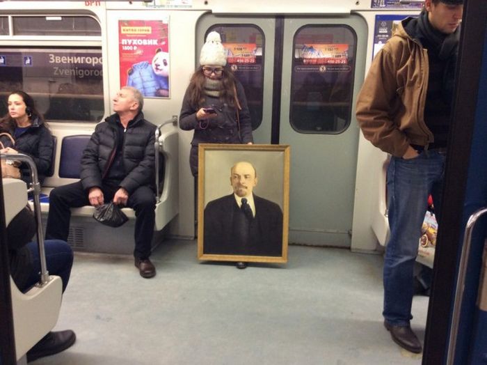 you can see some strange things while riding the subway in russia 2