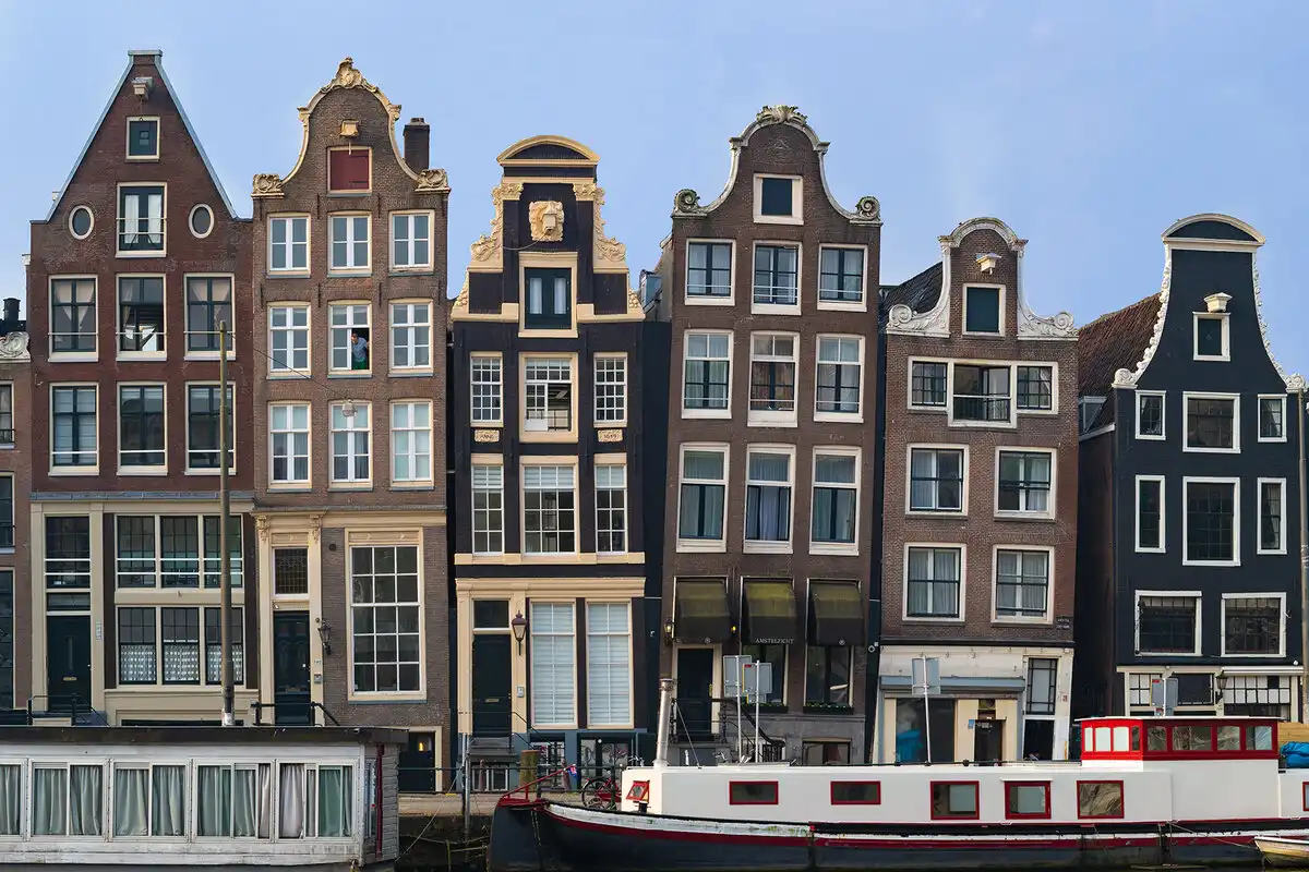 Amszterdam dőlt házak 003