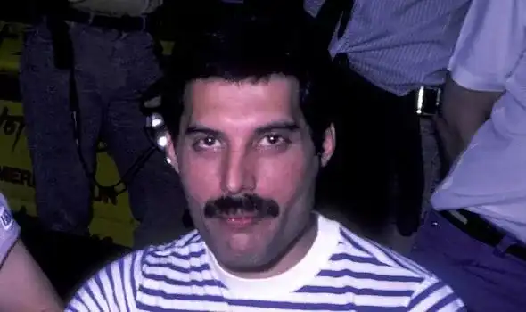 Freddie Mercury 012