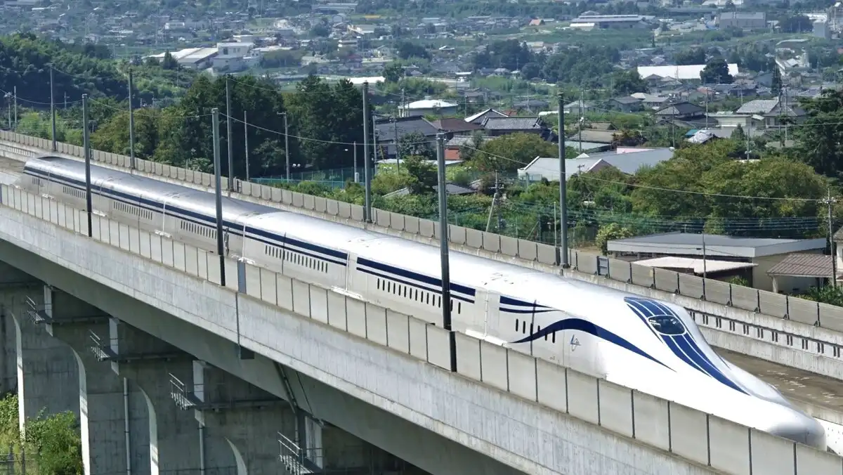 Japán vonatok orrhossza 002