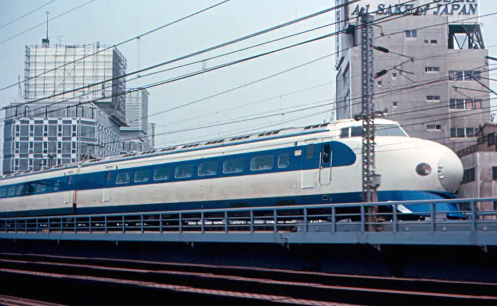 Japán vonatok orrhossza 007