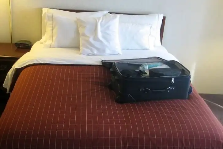 A vendégek 12 szokása, amitől a hotel- és szállodaszemélyzetnek tikkelni kezd a szeme élménybeszámoló, hotel, humor, nyaralás, szállás, szálloda, szállodai etikett, szórakoztató, turizmus, utazás, utazási tippek, utazók, vendég, vendégek, vicces