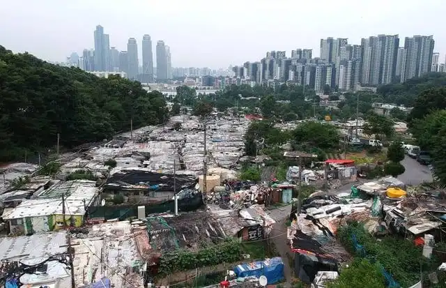 25 fotó a városi pokolról a világ minden tájáról Csungking, építészet, galéria, Hanoi, Hong Kong, Manila, Mexikóváros, New York, Norilszk, nyomornegyedek, Port-au-Prince, szociológia, Szöul, Teherán, Tokió, urbanisztika, városi élet, városi pokol, zsúfolt városok