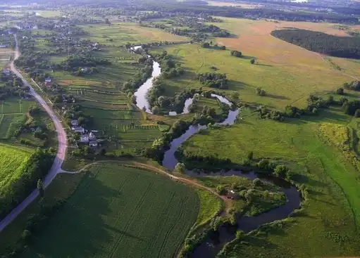 Miért kanyarognak a folyók ahelyett, hogy egyenes vonalban folynának? erózió, folyó, folyómeder, geomorfológia, holtág, kanyarulat, meander, természet, Tisza, vízfolyás