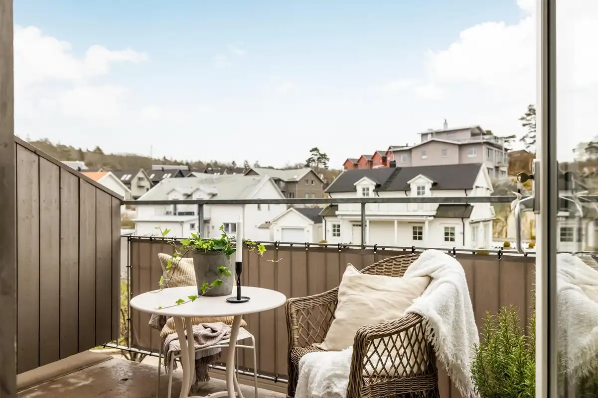 Nem tudnék ilyen körülmények között élni: a svéd lakások 4 kellemetlen részlete, ami értetlenséget és csalódást okoz életszínvonal, függöny hiánya, galéria, IKEA, közös mosókonyha, lakberendezés, minimalizmus, svéd lakások, Svédország, zuhanyzó